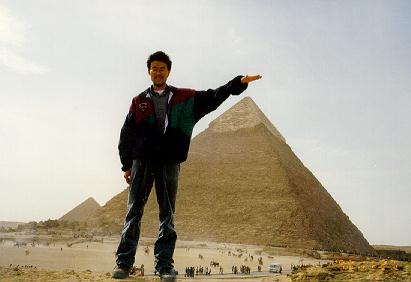 Senatorhung puts the pyramids in their place
